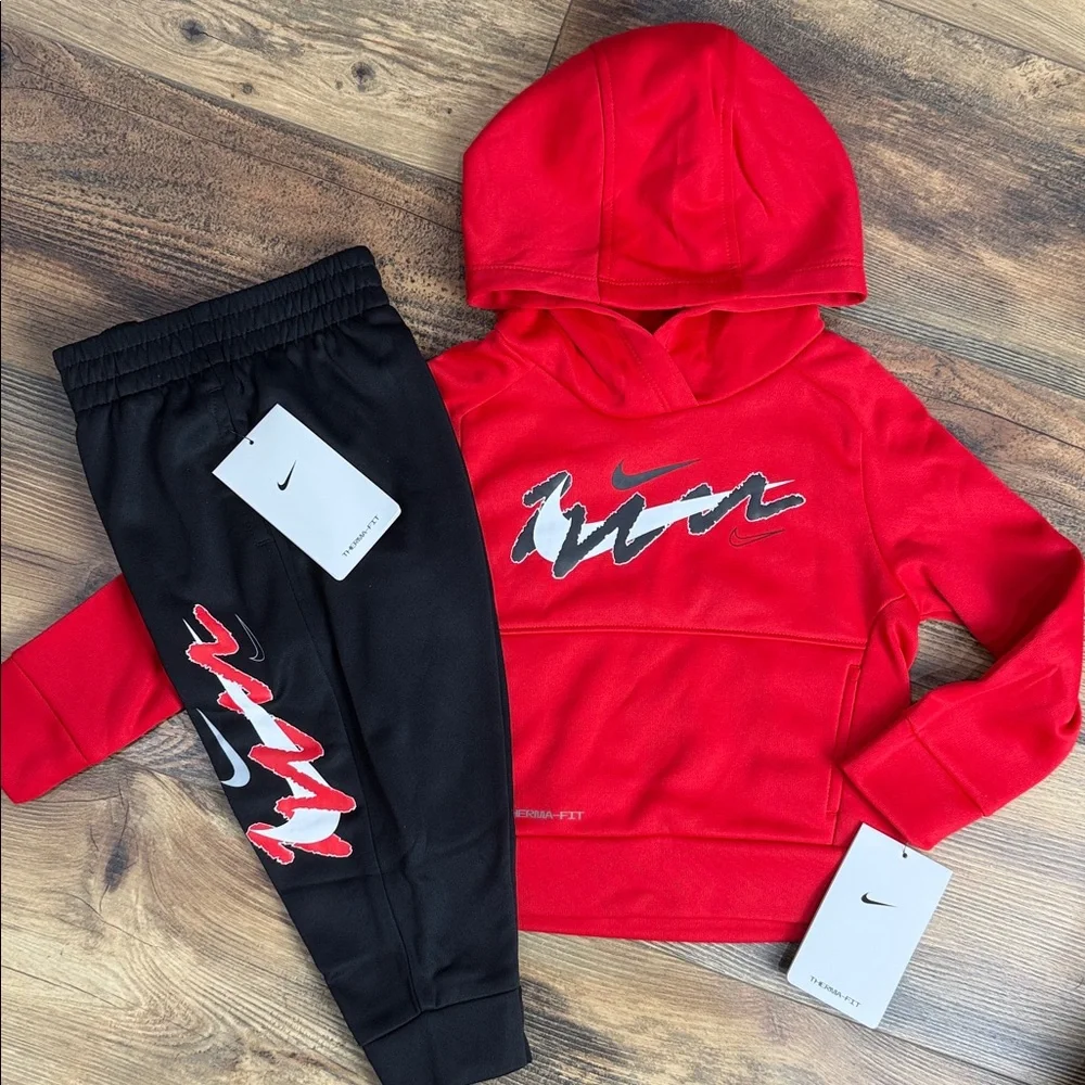 Nike Toddler Boy Therma Hoodie & Joggers